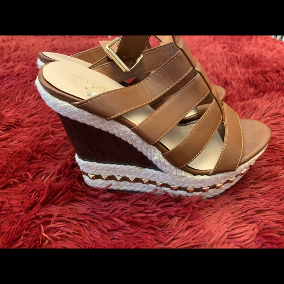 Shoes - Picture 4 of 5